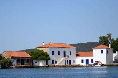 TZASTENI-TRIKERI ISLAND